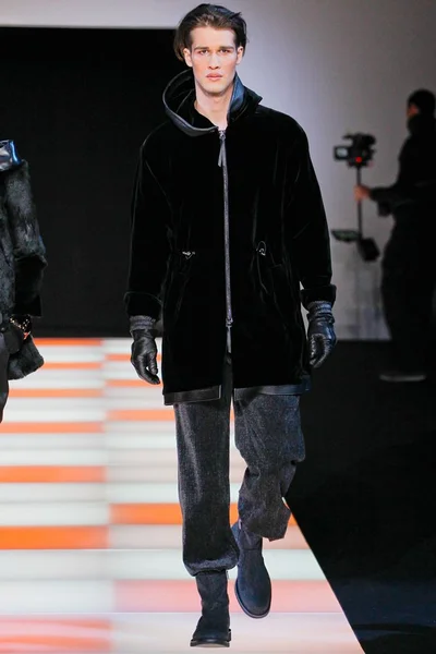 Look 17